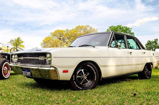 DODGE DART 5.2 V8 GASOLINA 4P MANUAL